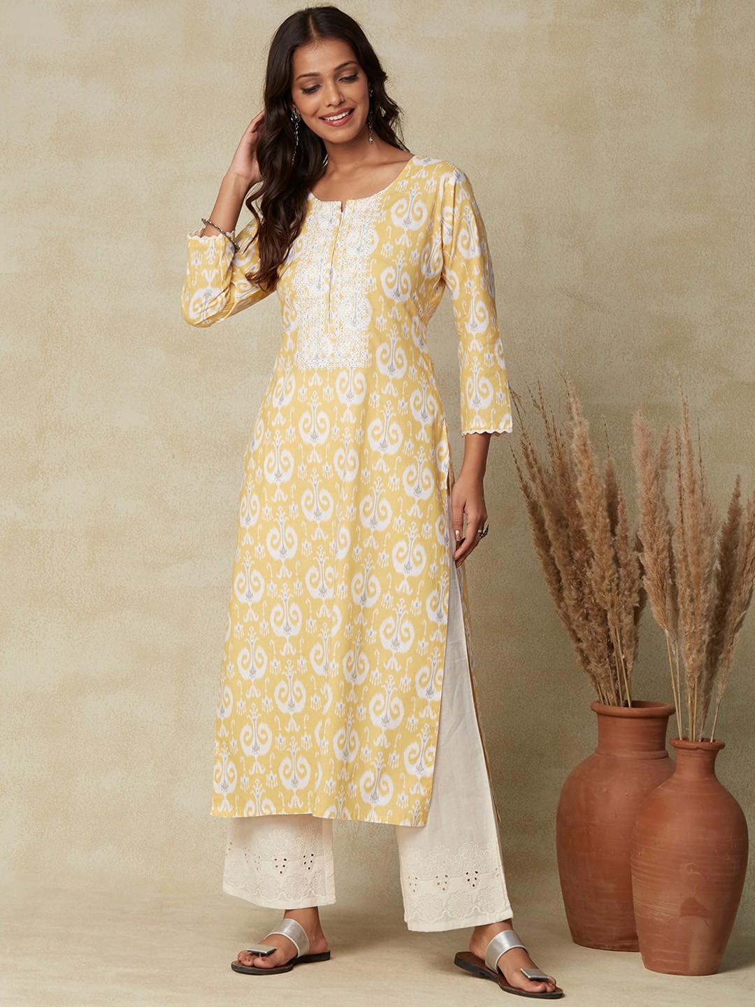 

FASHOR Yellow & White Ethnic Motifs Ikat Printed Thread Work Pastel Cotton Straight Kurta