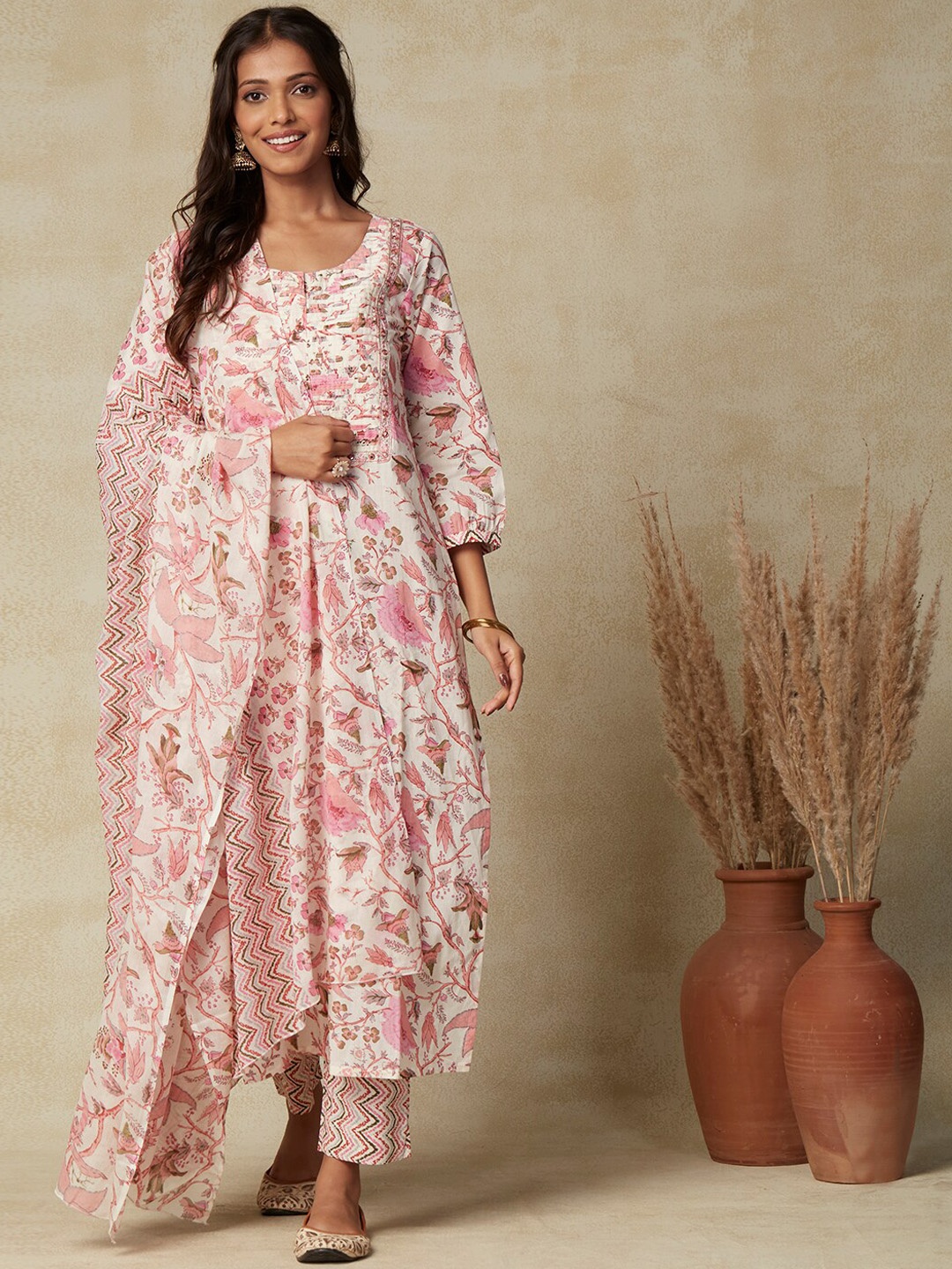 

FASHOR Pink Floral Printed Regular Pure Cotton Kurta & Trousers With Dupatta