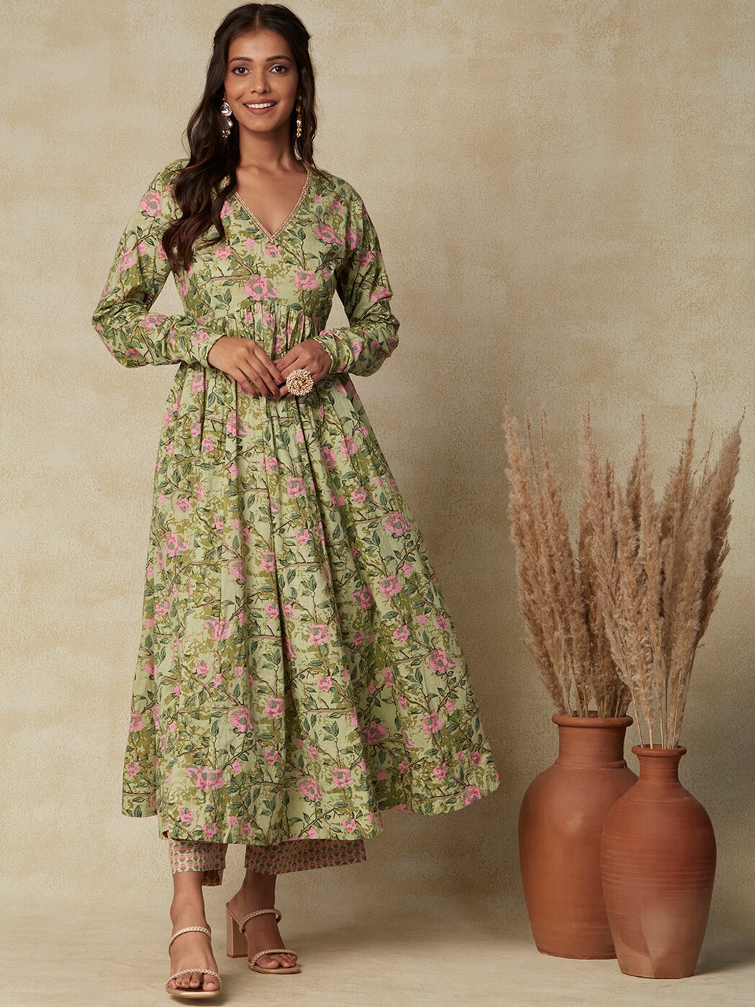 

FASHOR Floral Printed Pure Cotton Anarkali Kurta with Palazzos, Green