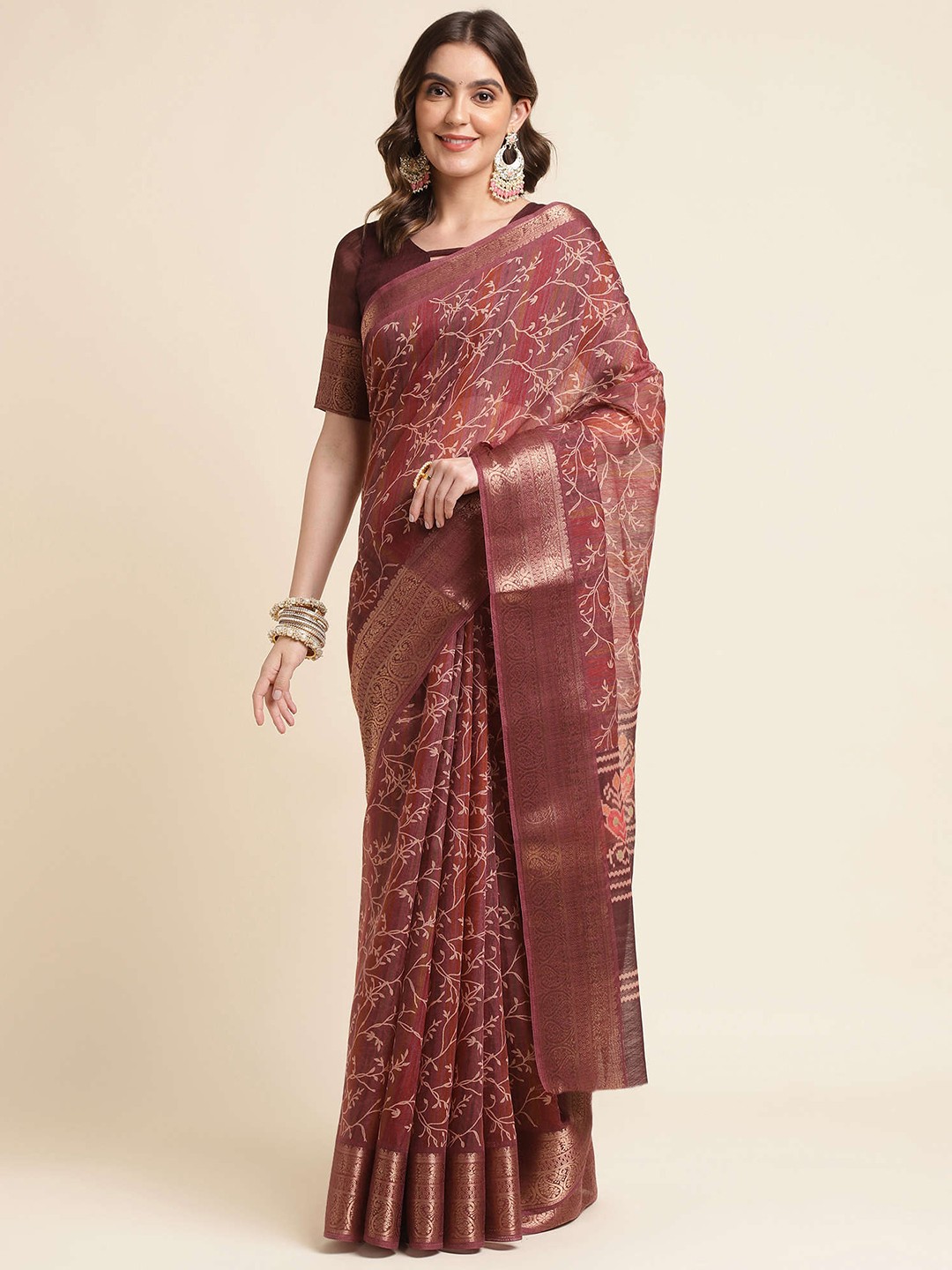 

Mitera Ethnic Motifs Printed Zari Saree, Magenta