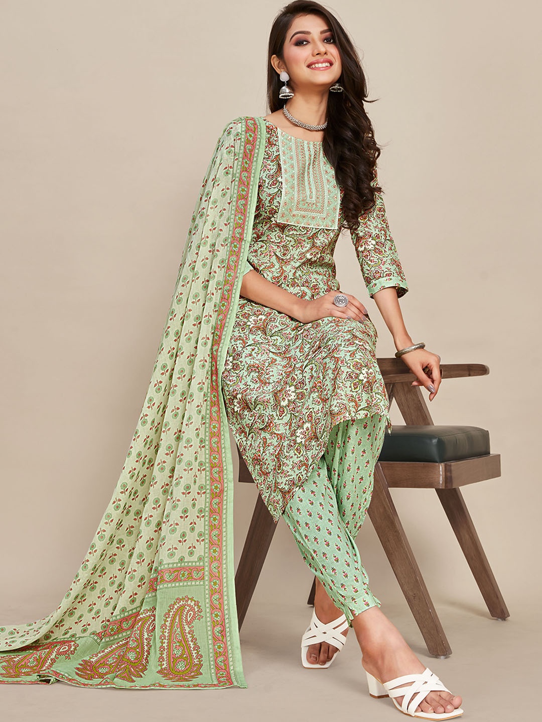 

Sangria Green Floral Printed Pure Cotton Straight Kurta With Trousers & Dupatta