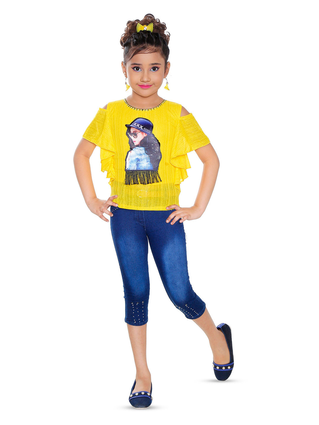 

CELEBRITY CLUB Girls Printed Top with Capris, Yellow