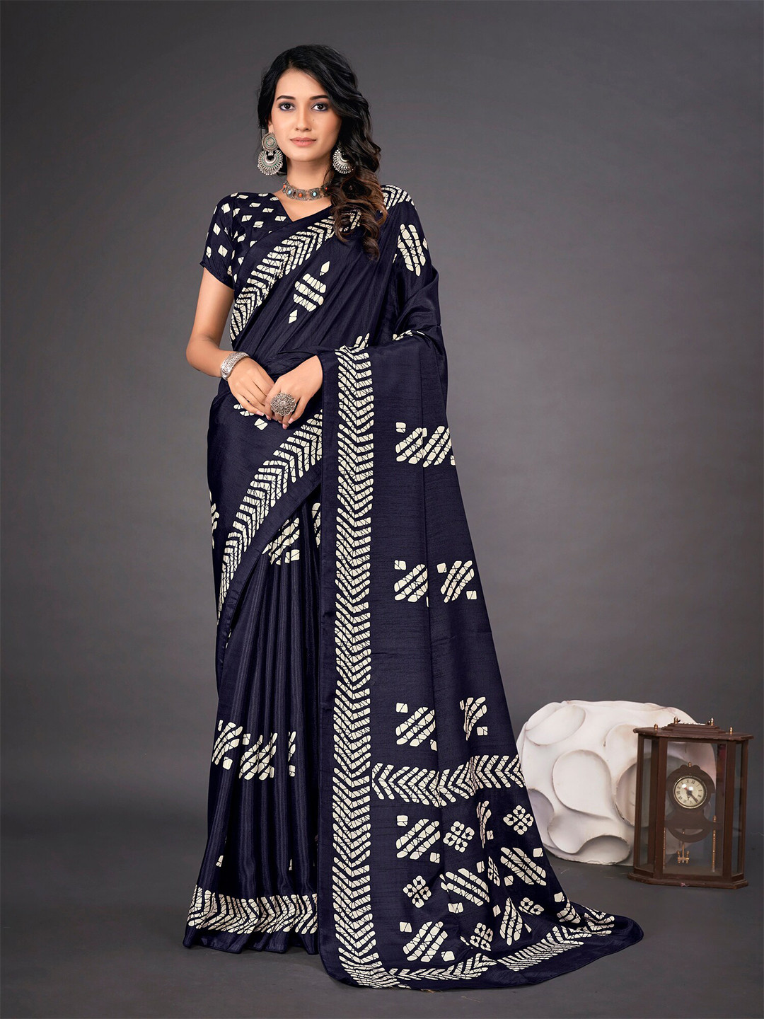 

KALINI Geometric Printed Art Silk Block Print Saree, Navy blue