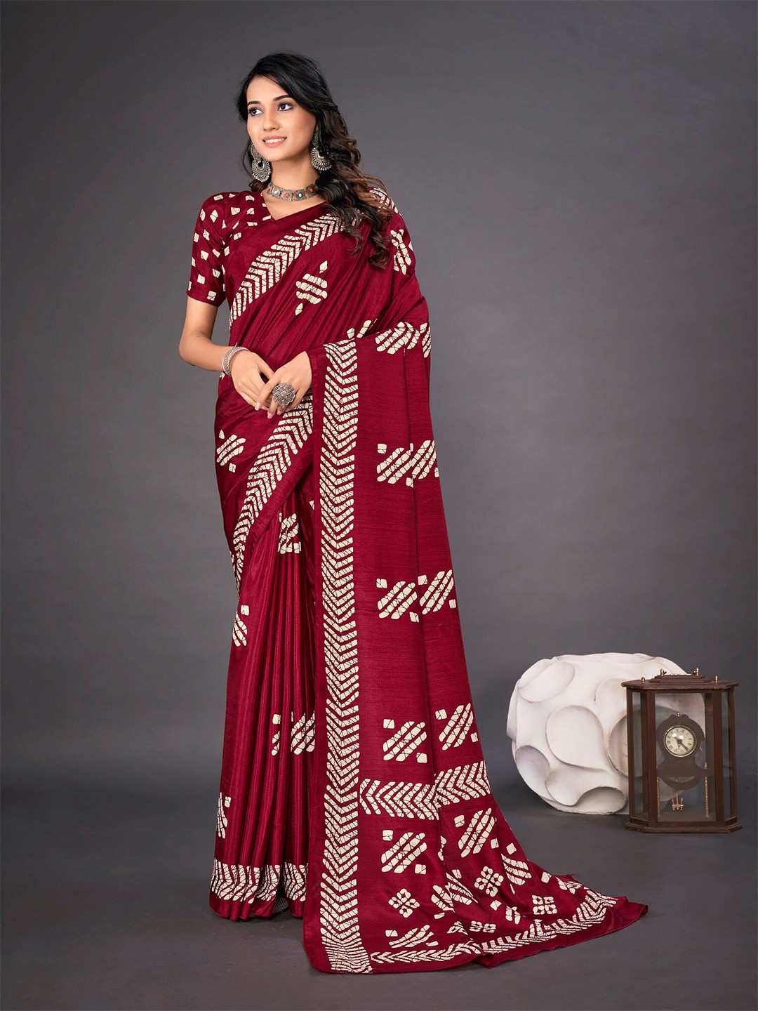 

KALINI Geometric Printed Art Silk Block Print Saree, Maroon