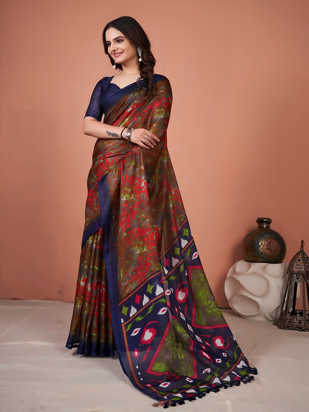 

KALINI Floral Printed Jute Silk Block Print Saree, Navy blue