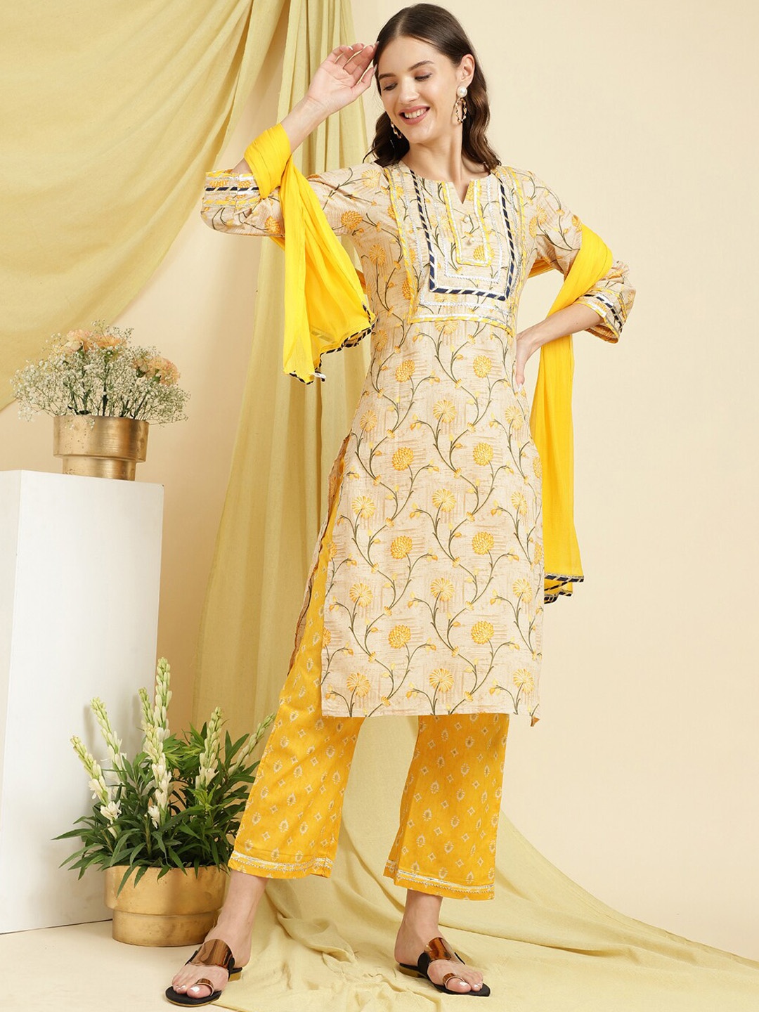 

Be Indi Women Ethnic Motifs Printed Kurta Set with Trouser & Dupatta, Yellow