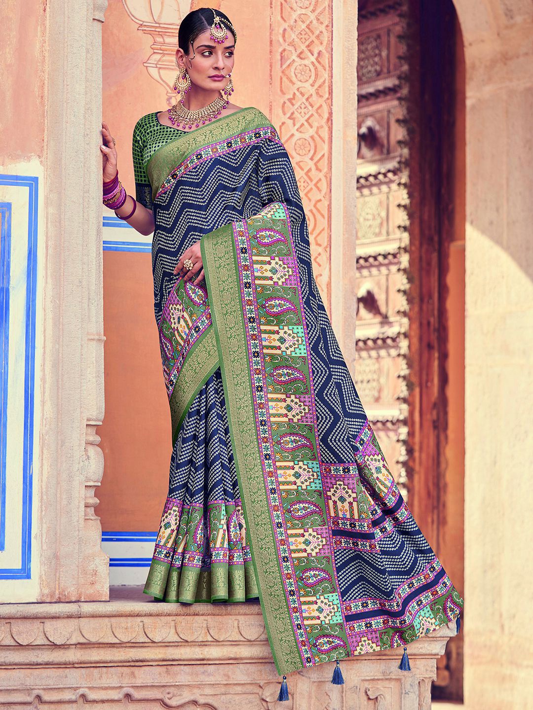 

Mitera Blue & Green Bandhani Zari Silk Blend Bandhani Saree
