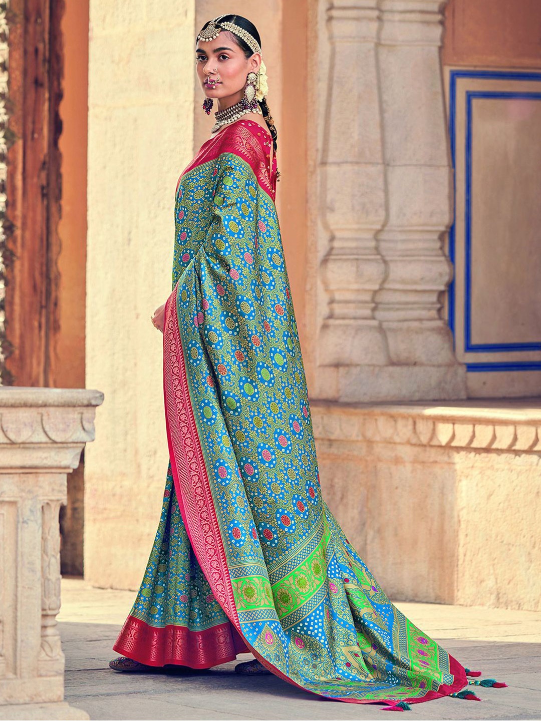 

Mitera Printed Bandhani Saree, Turquoise blue