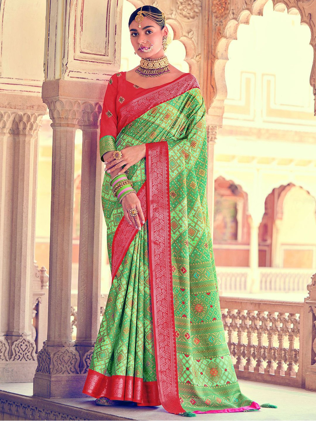 

Mitera Green & Red Bandhani Printed Zari Bandhani Saree