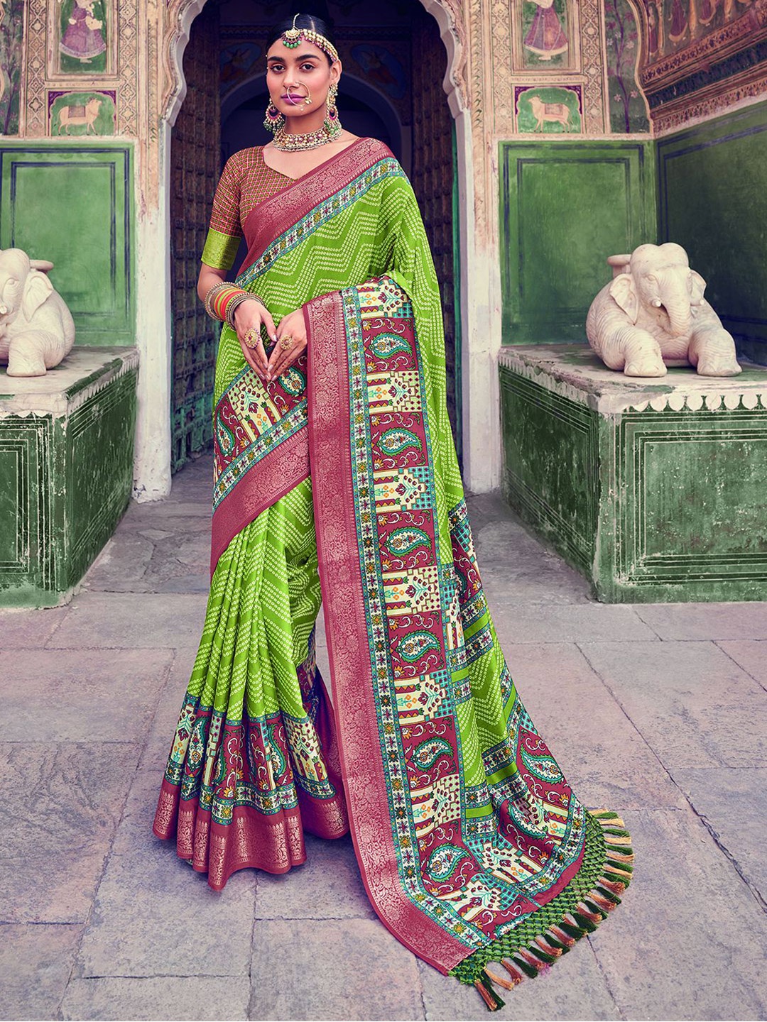 

Mitera Printed Zari Bandhani Saree, Green
