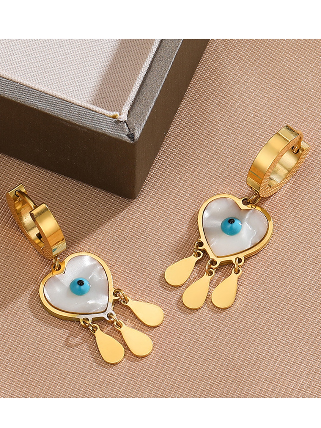 

MYKI Gold-Plated Heart Shaped Evil Eye Drop Earrings