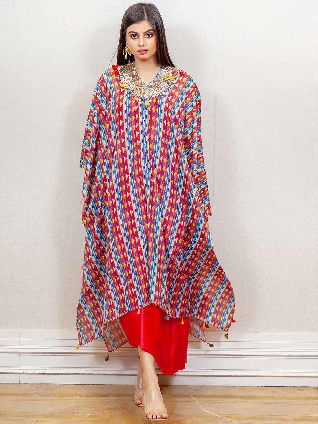 

Simaaya Geometric Printed Kurta With Trousers, Red