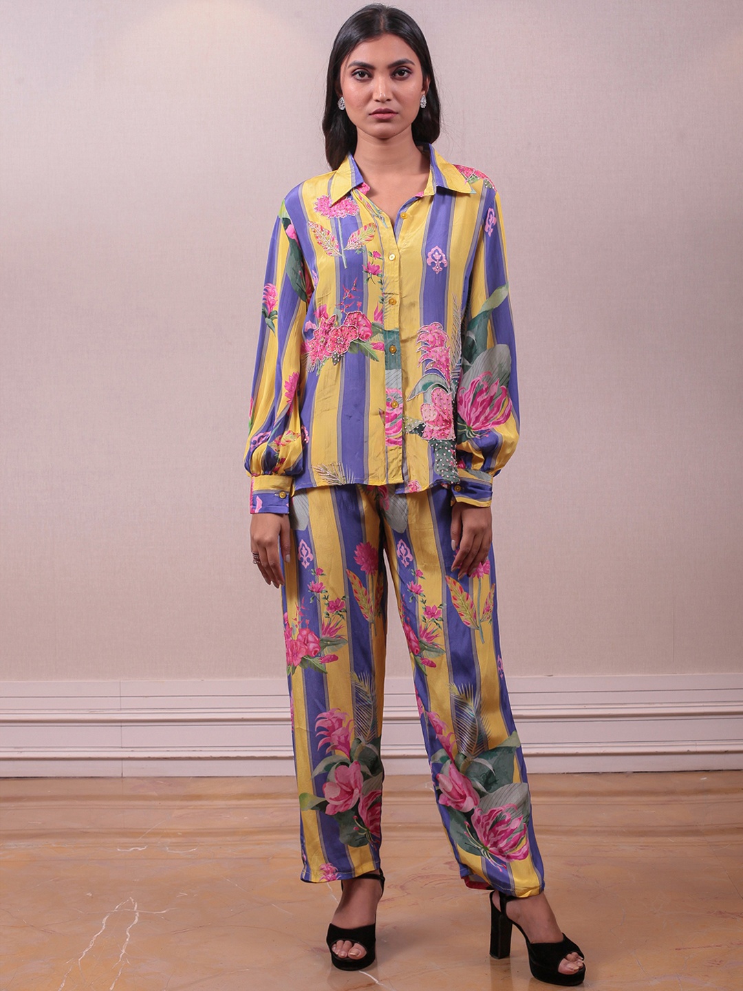 

Simaaya Floral Printed Shirt With Trouser, Yellow