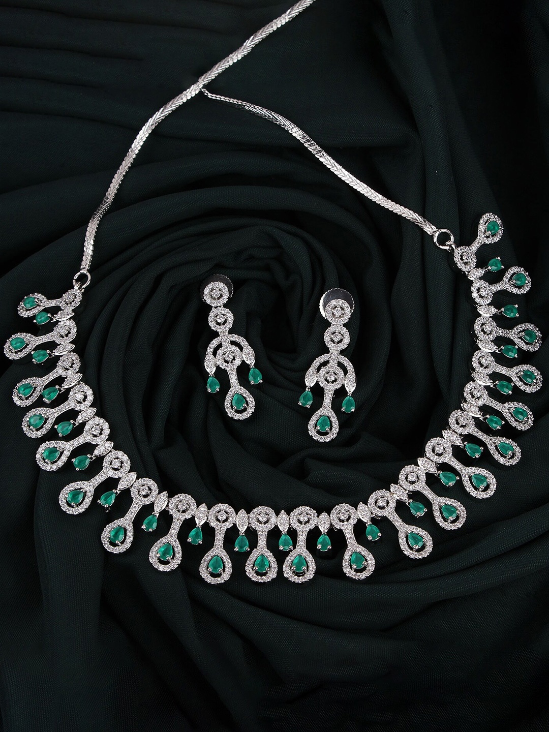 

Mirana Rhodium-Plated Stone-Studded Choker Jewellery Set, Silver