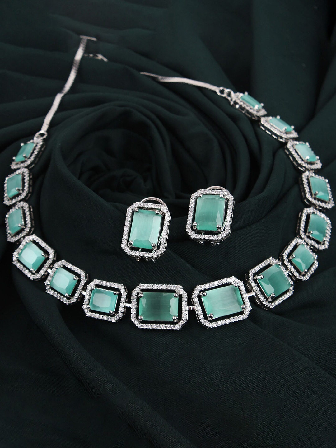 

Mirana Rhodium Plated American Daimond Studded Jewellery Set, Silver