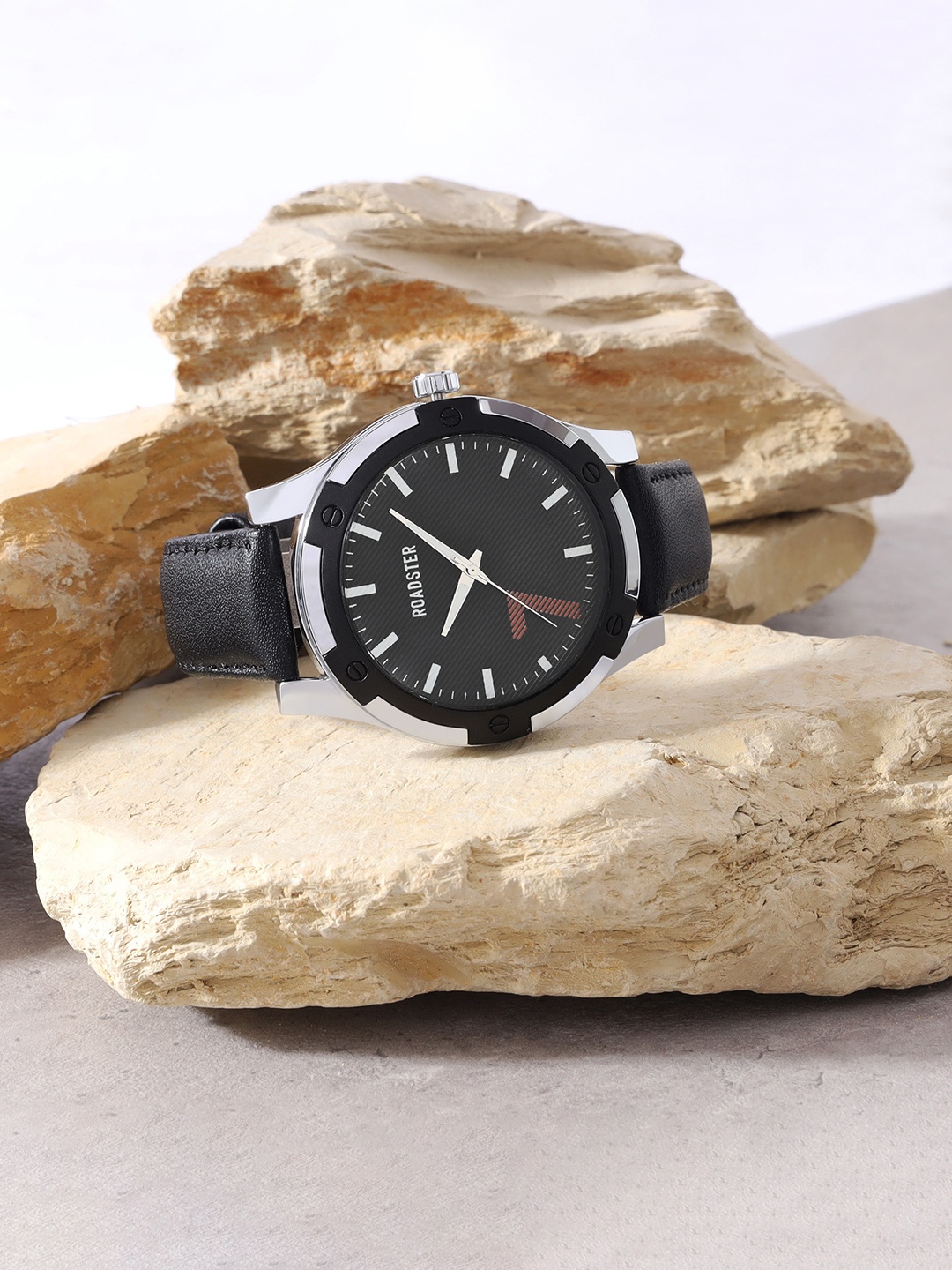

Roadster Men Black Two-Tone Analog Wrist Watch RDM003B