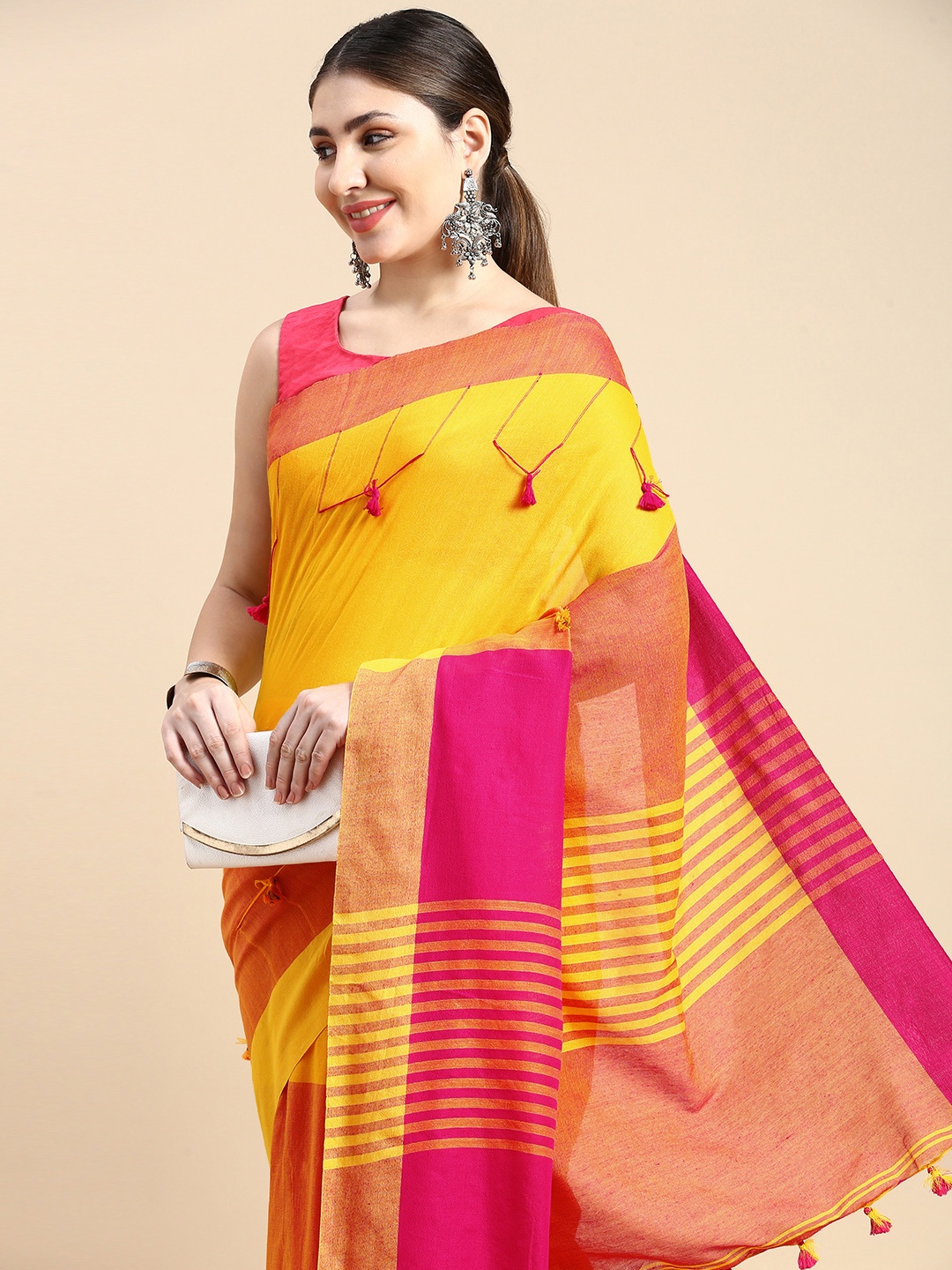

DESH BIDESH Colourblocked Pure Cotton Taant Saree, Pink
