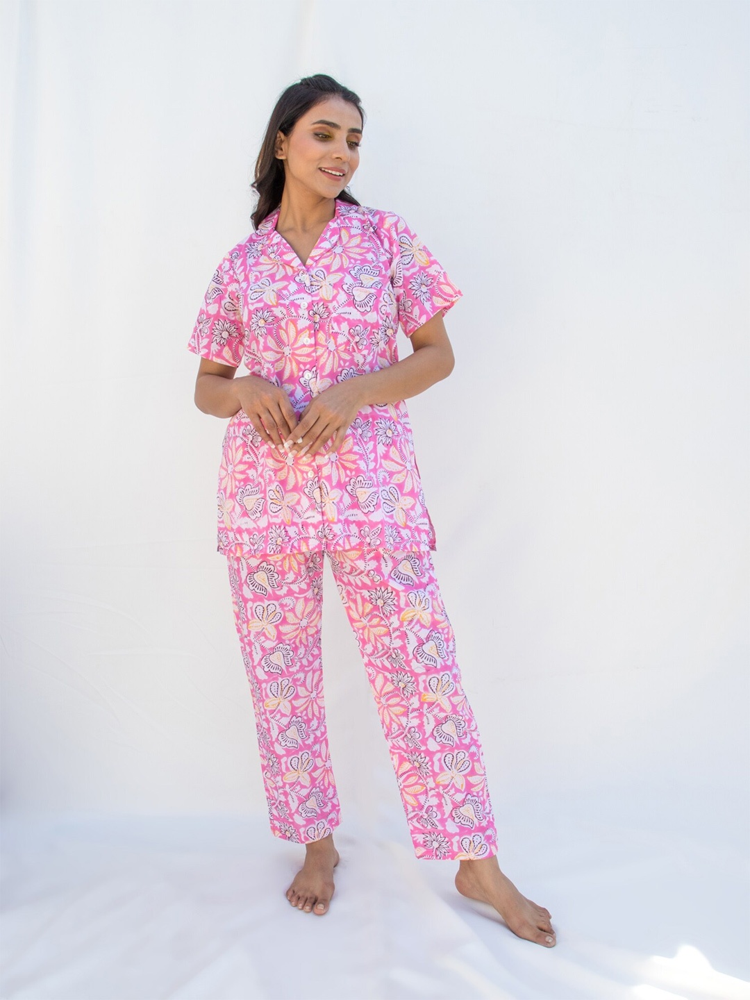 

Zanaash Organic Cotton Floral Printed Night suit, White
