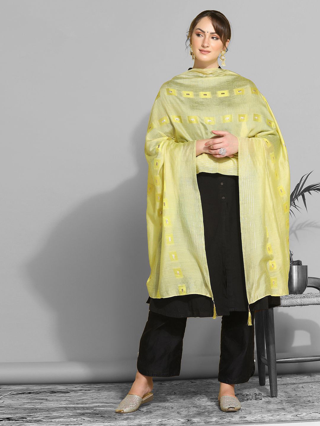 

KALINI Geomteric Woven Design Zari Cotton Silk Dupatta, Lime green