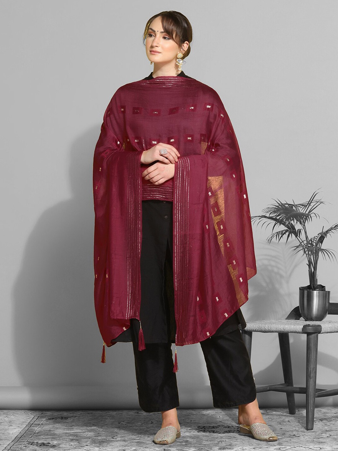 

KALINI Abstract Woven Design Zari Cotton Silk Dupatta, Maroon