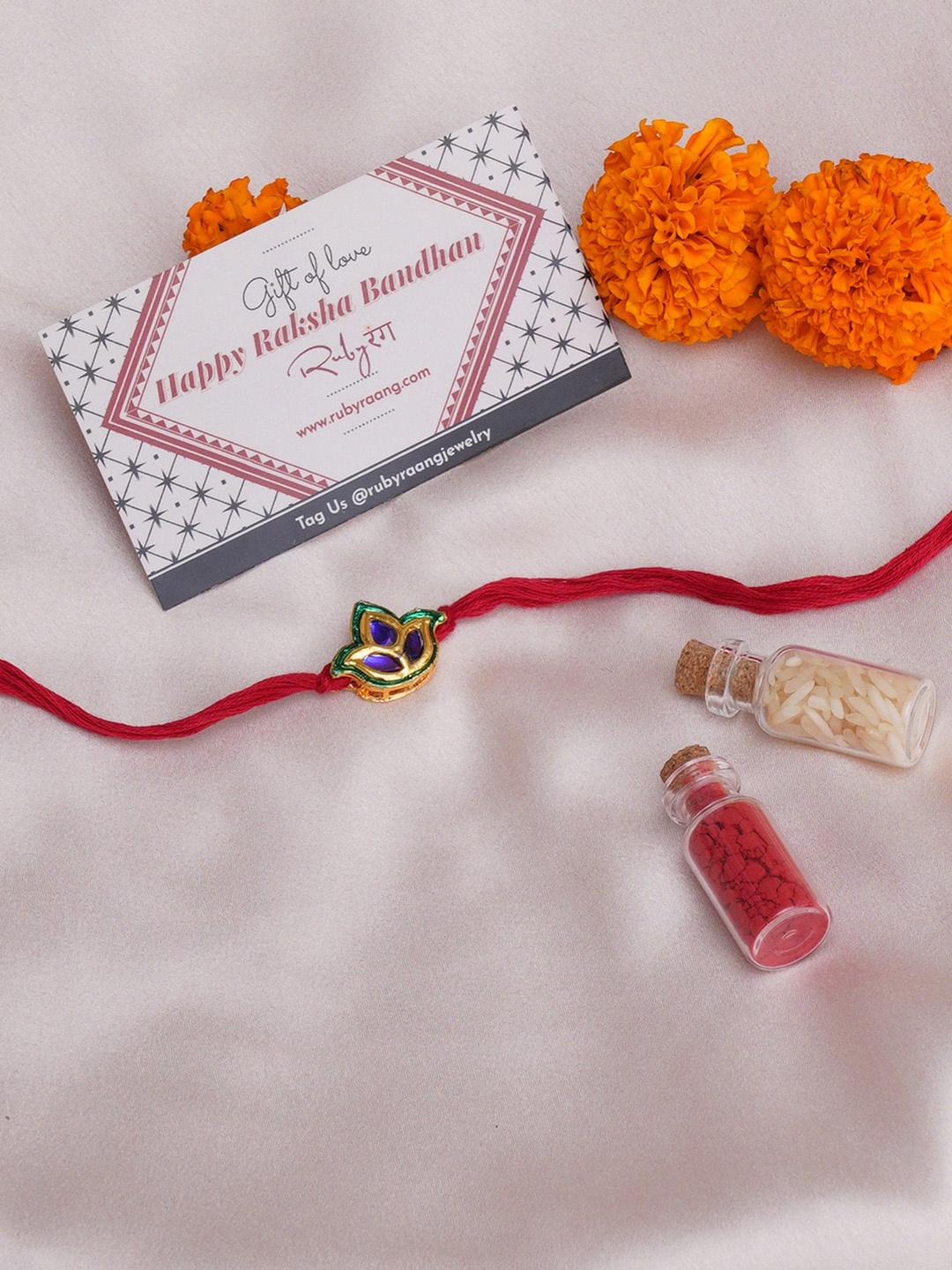

Ruby Raang Leaf Motif Rakhi With Gift Box, Red