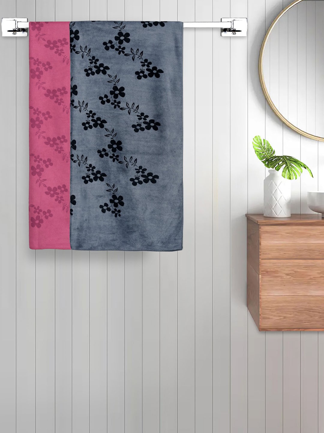 

FABINALIV Pink & Grey 2 Pieces Printed 420 GSM Cotton Bath Towels