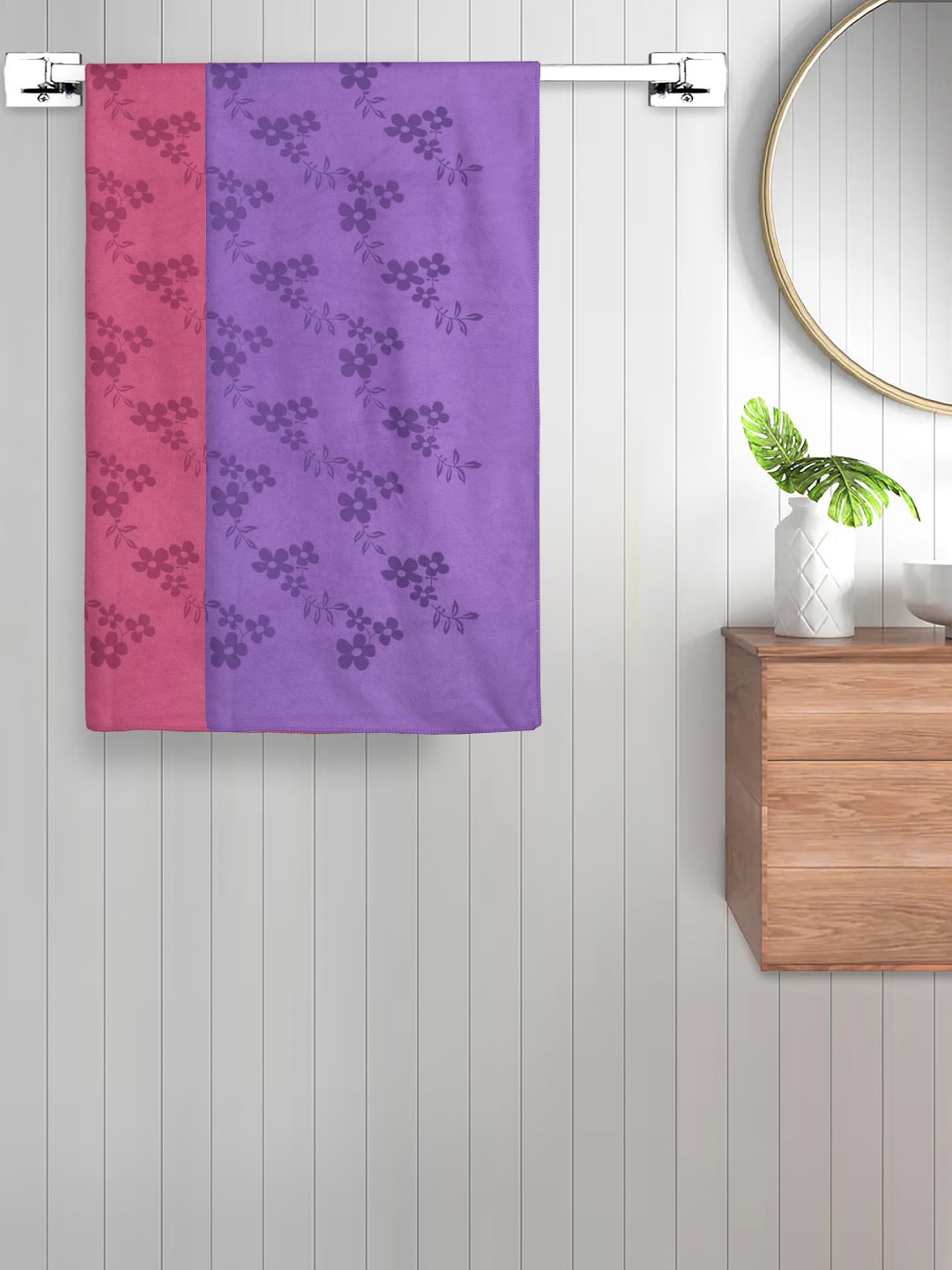 

FABINALIV Purple & Pink 2 Pieces Printed 420 GSM Cotton Bath Towels