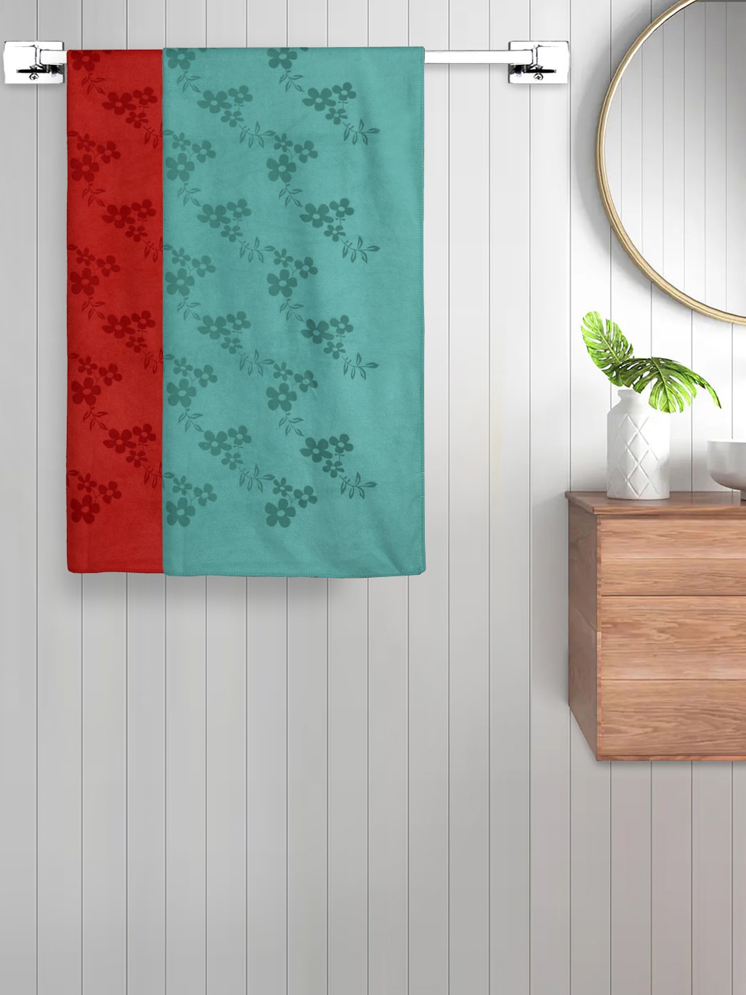 

FABINALIV Red & Green 2 Pieces Printed 420 GSM Cotton Bath Towels