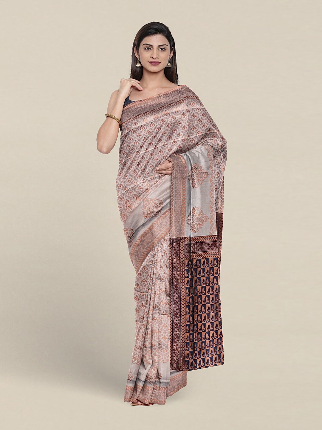 

Pothys Ethnic Motif Woven Design Zari Jute Silk Saree, Grey