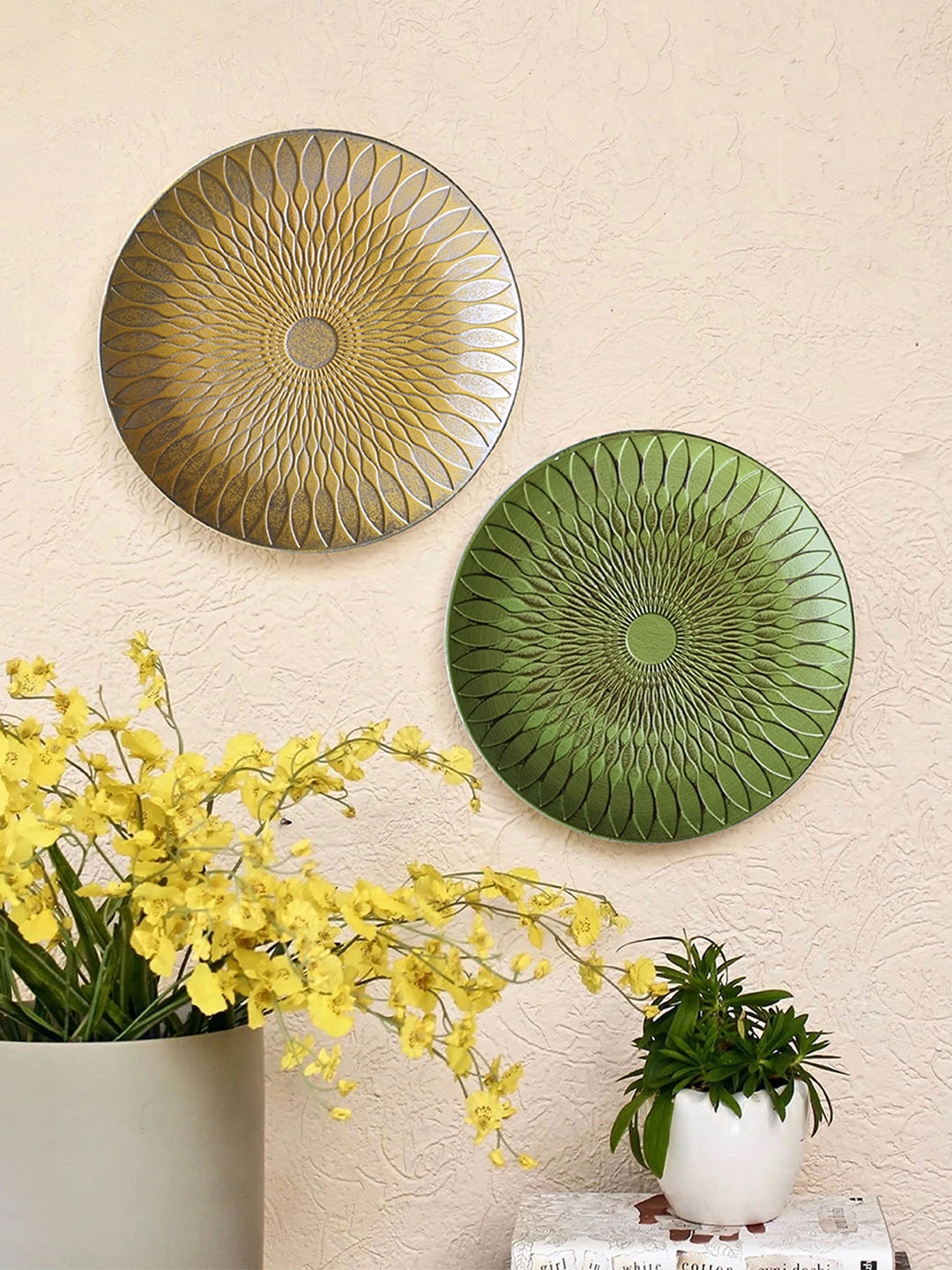 

Art Street Green & Beige 2 Pieces Wood Round Wall Hanging Plates