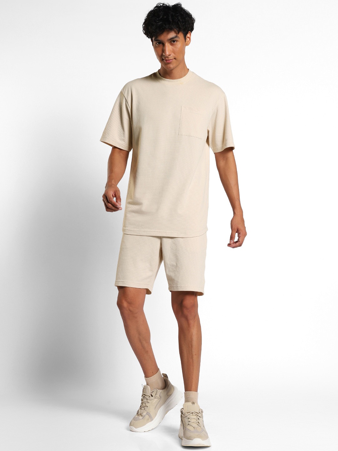 

NOBERO Hudson Popcorn Textured Oversized T-shirt And Shorts, Beige
