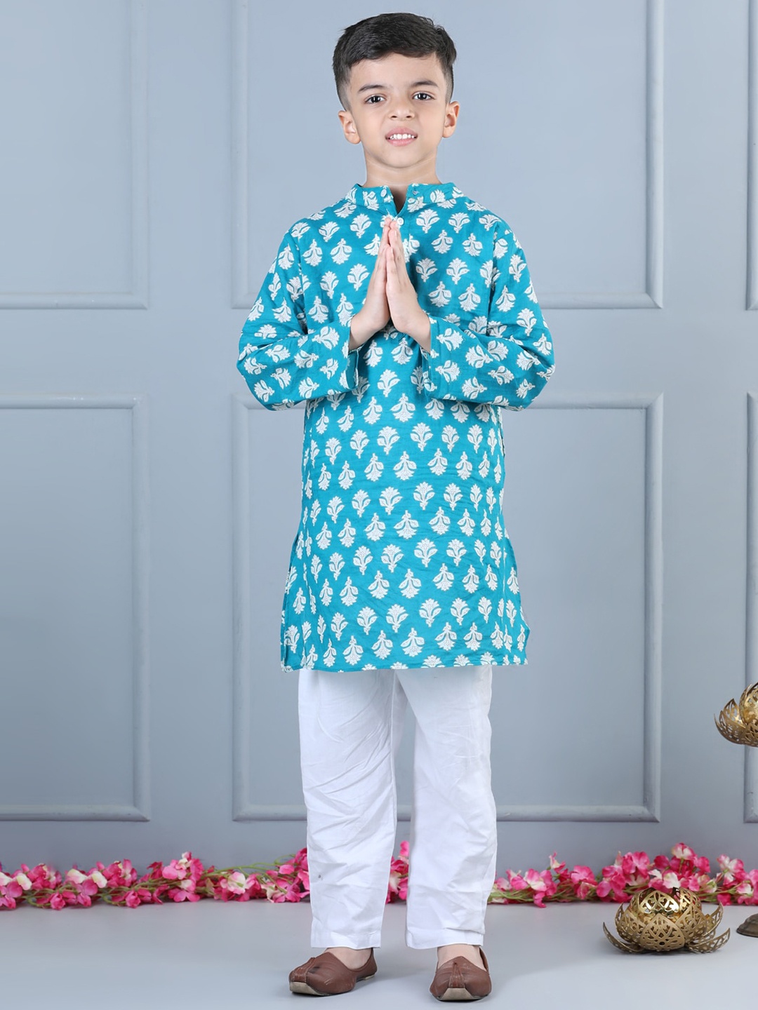 

AWW HUNNIE Boys Ethnic Motifs Printed Pure Cotton Kurta with Pyjamas, Blue