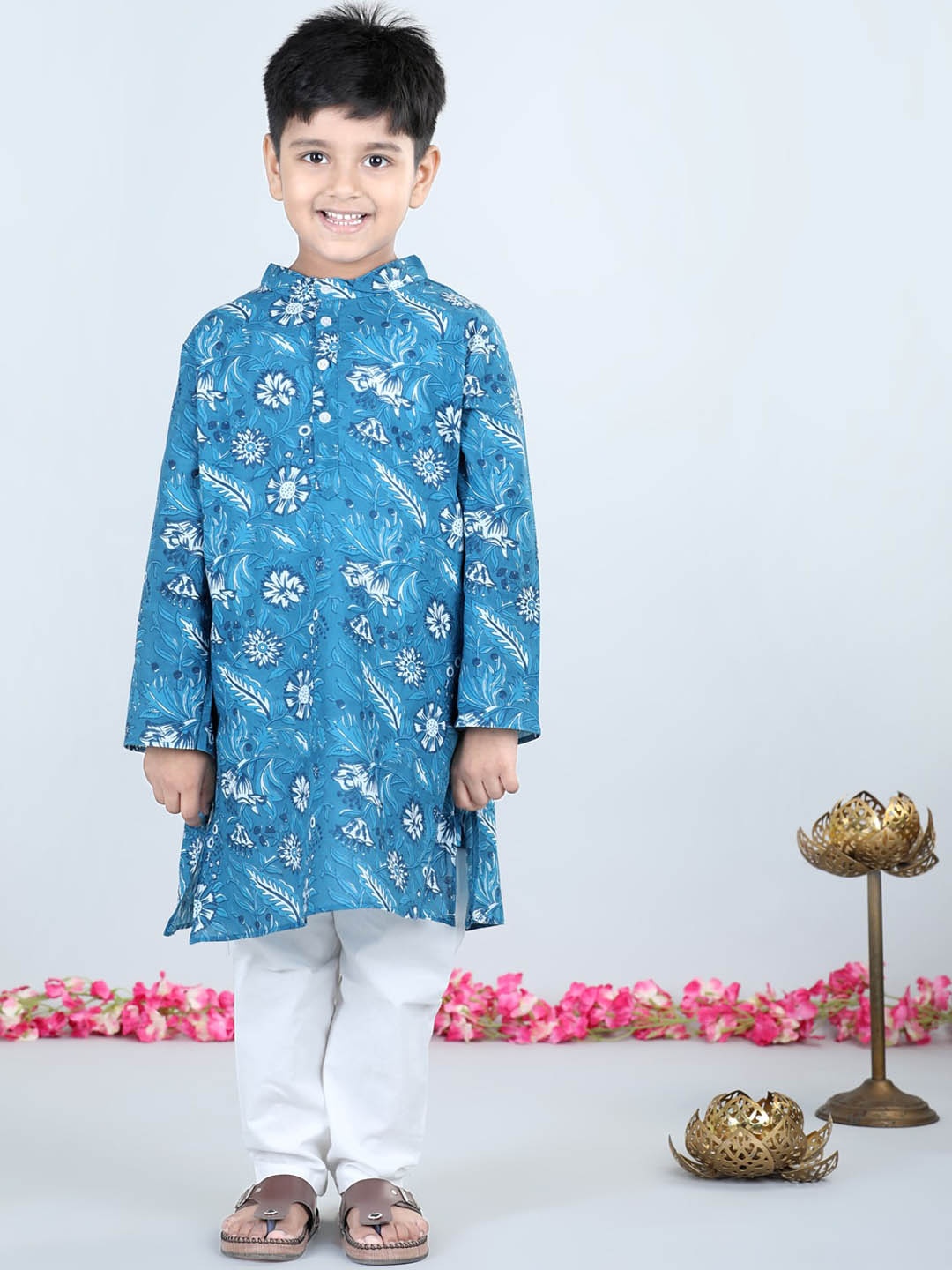 

AWW HUNNIE Boys Floral Printed Pure Cotton Kurta with Pyjamas, Blue