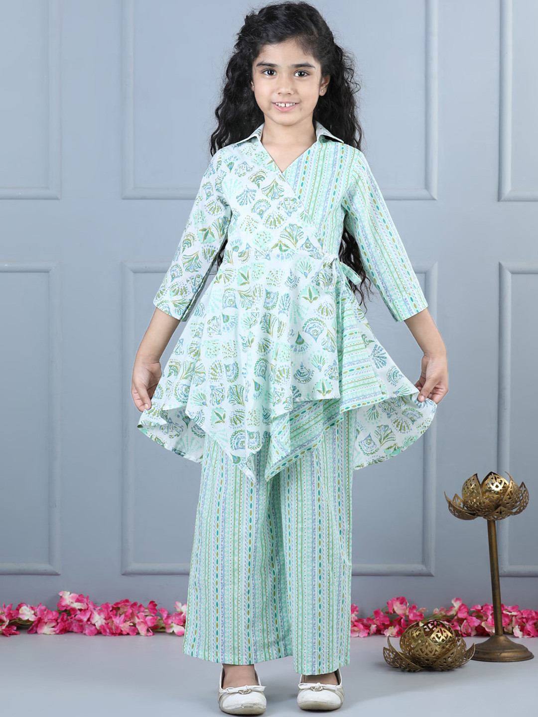 

AWW HUNNIE Girls Ethnic Motifs Printed Angrakha Pure Cotton Kurta With Palazzos, Green