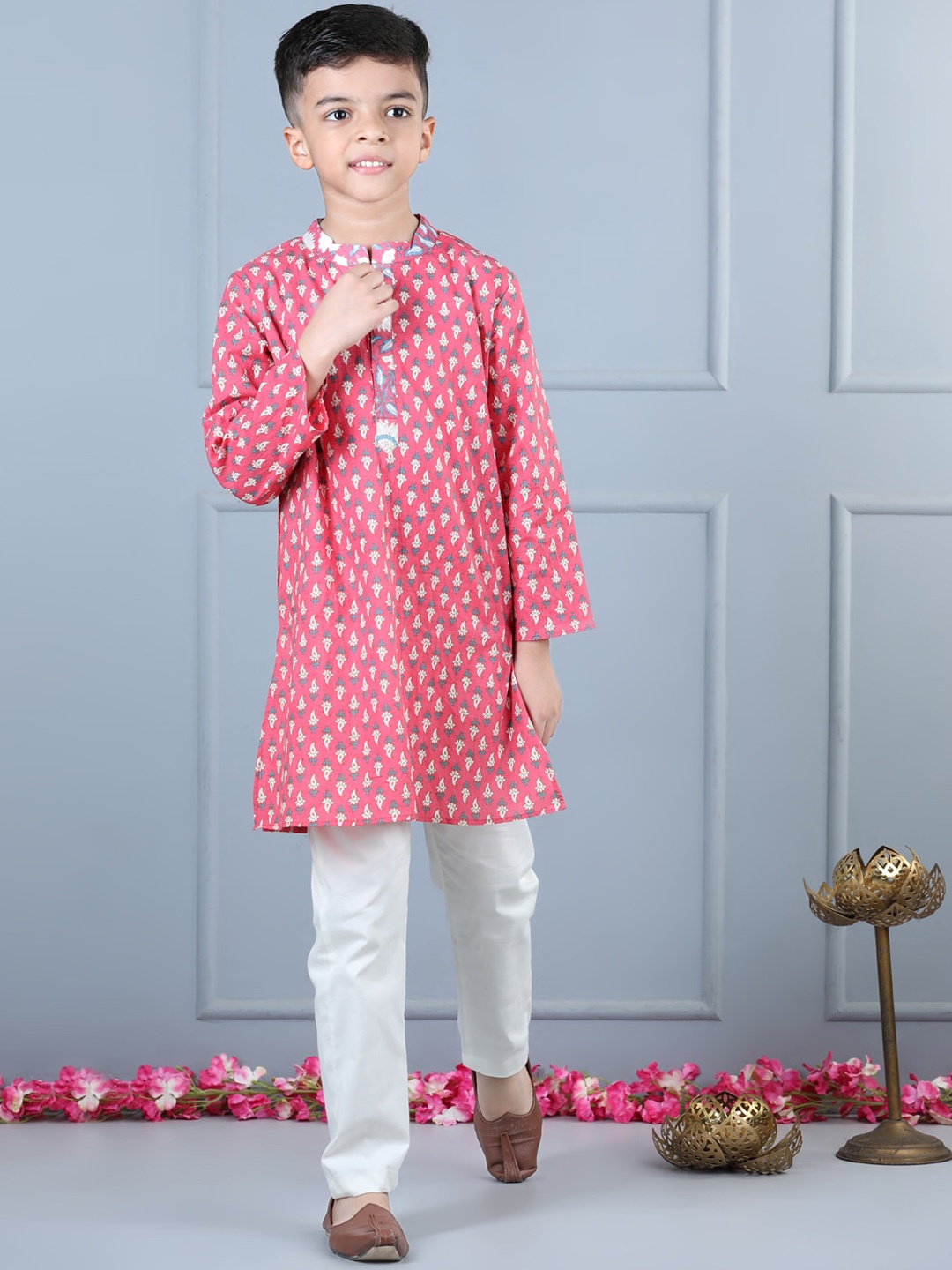 

AWW HUNNIE Boys Ethnic Motifs Printed Regular Pure Cotton Kurta With Pyjamas, Pink