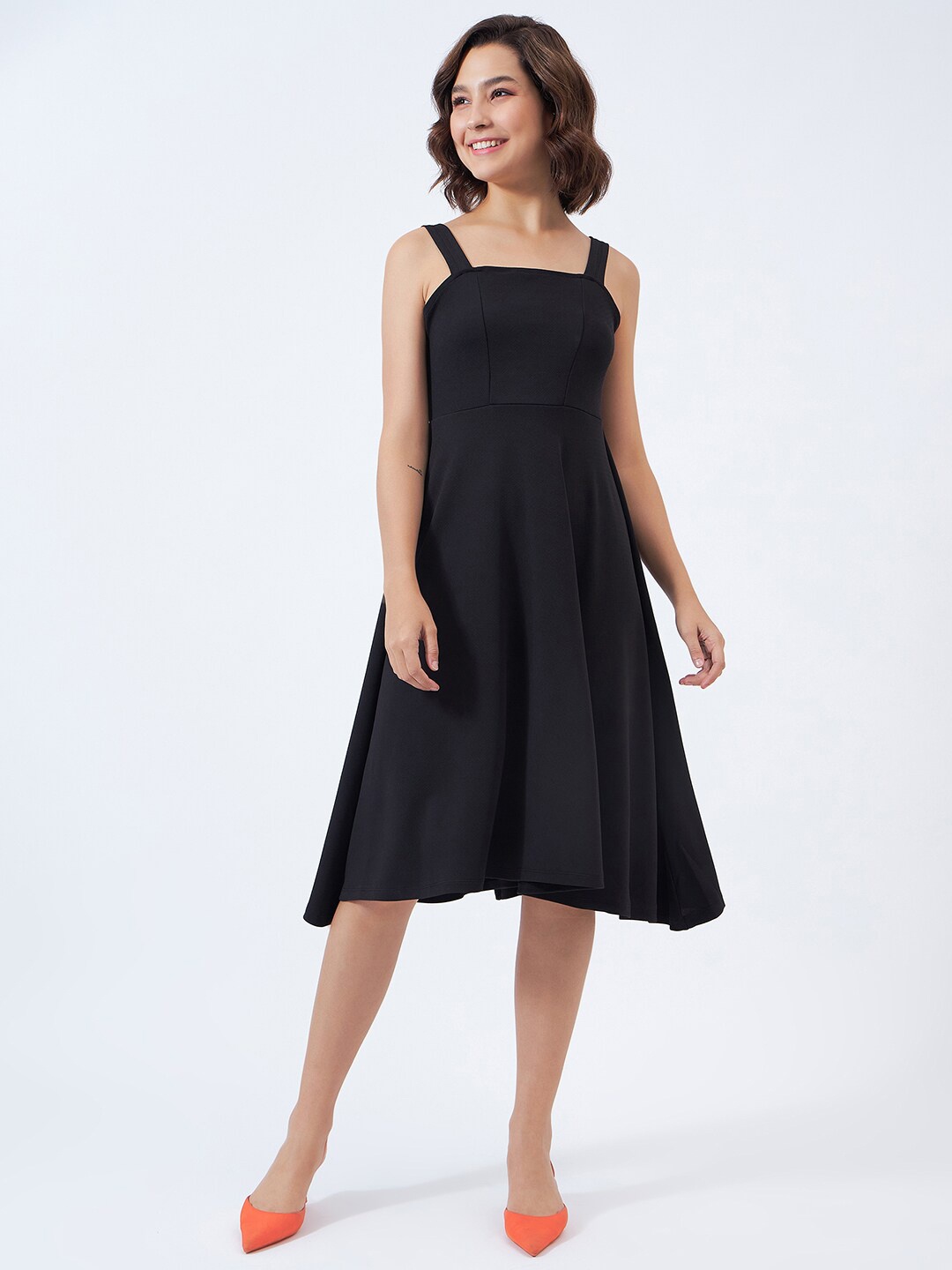 

COLOR CAPITAL Shoulder Straps Gathered Fit & Flare Midi Dress, Black