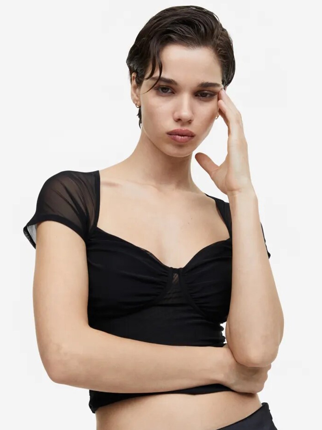 

COLOR CAPITAL Sweetheart Neck Fitted Crop Top, Black