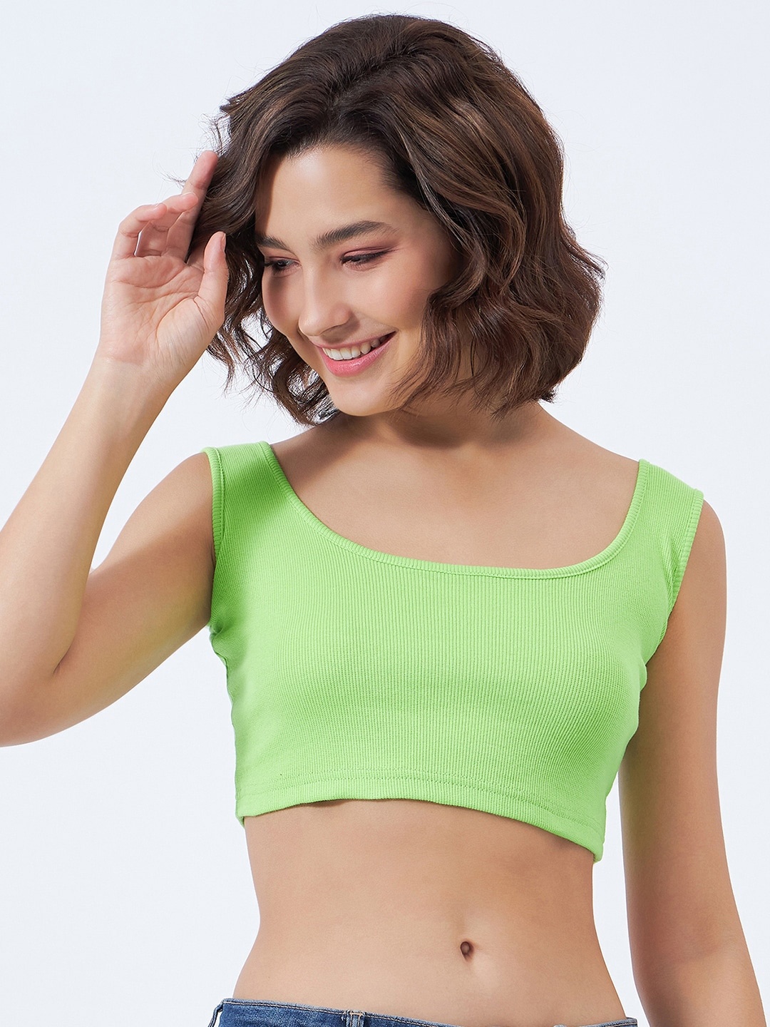 

COLOR CAPITAL Scoop Neck Fitted Crop Top, Green