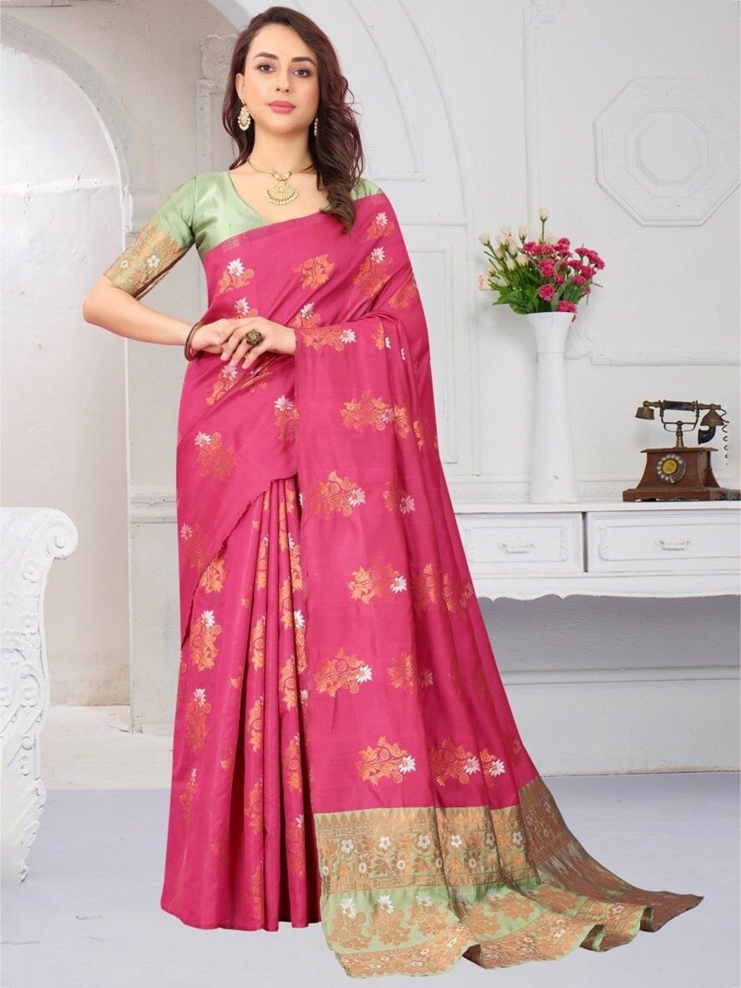 

MAGMINA Woven Design Pure Silk Banarasi Saree, Pink