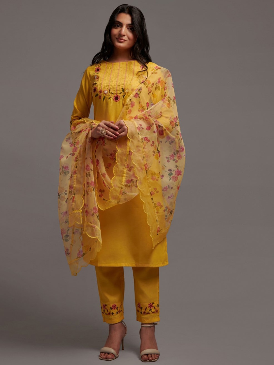 

FAVRIZ Floral Yoke Design Thread Work Kurta With Pyjamas & Dupatta, Yellow
