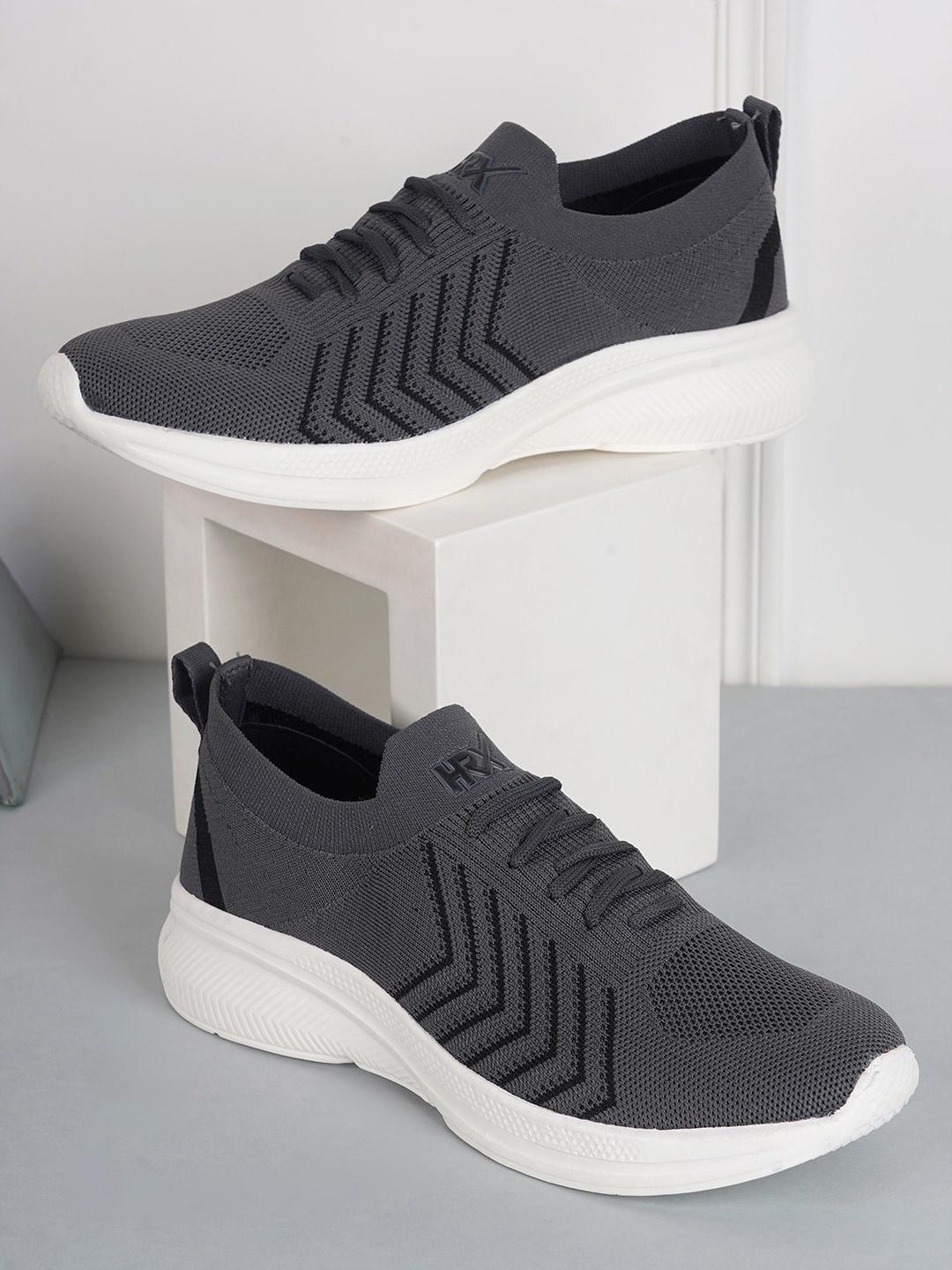 

HRX by Hrithik Roshan Men Grey & Black Striped Contrast Sole Slip On Sneakers