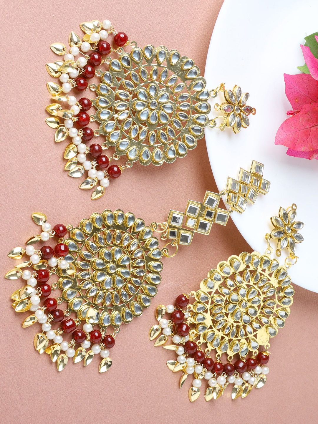 

The Pari Gold-Plated Kundan Studded Contemporary Maang Tika & Earrings