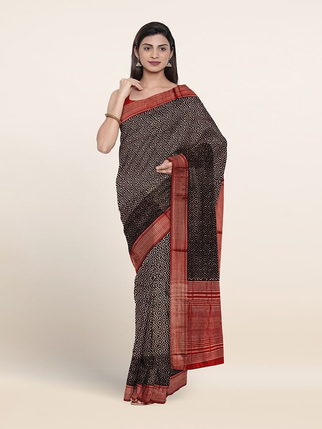 

Pothys Geometric Printed Pure Cotton Saree, Black