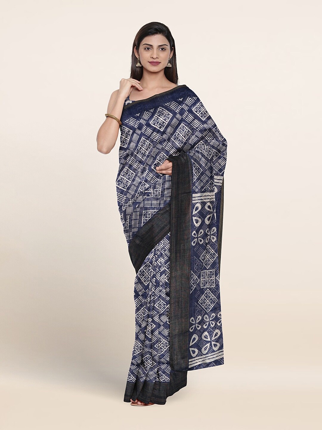 

Pothys Geometric Printed Saree With Blouse Piece, Blue