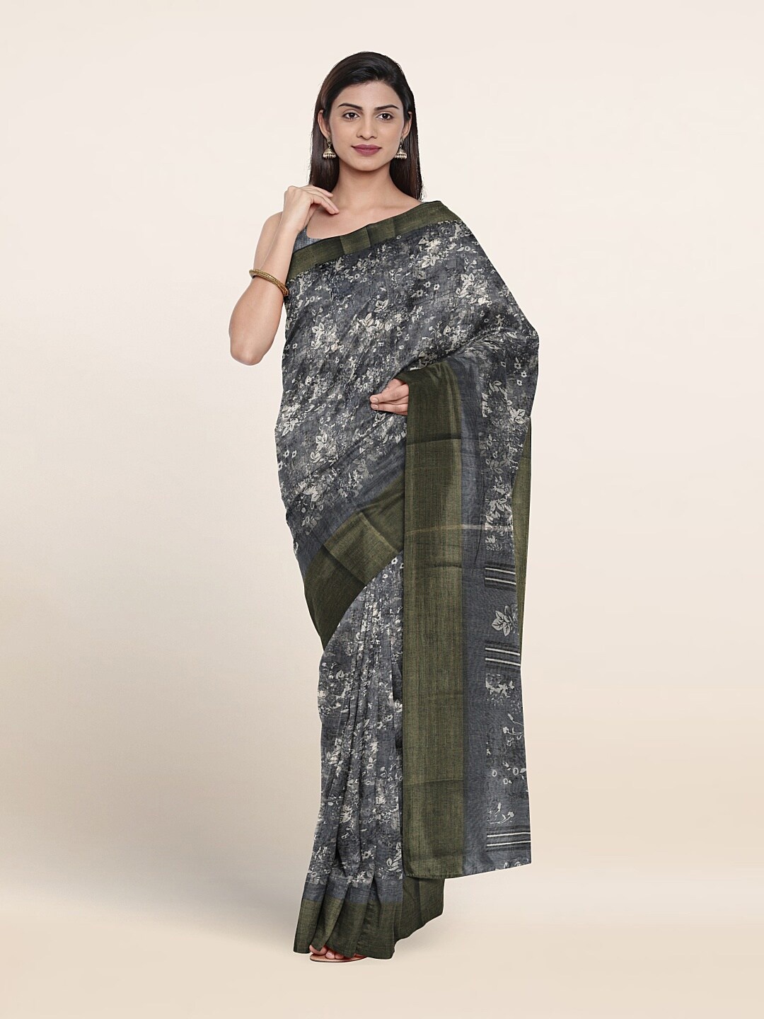 

Pothys Floral Printed Saree, Blue