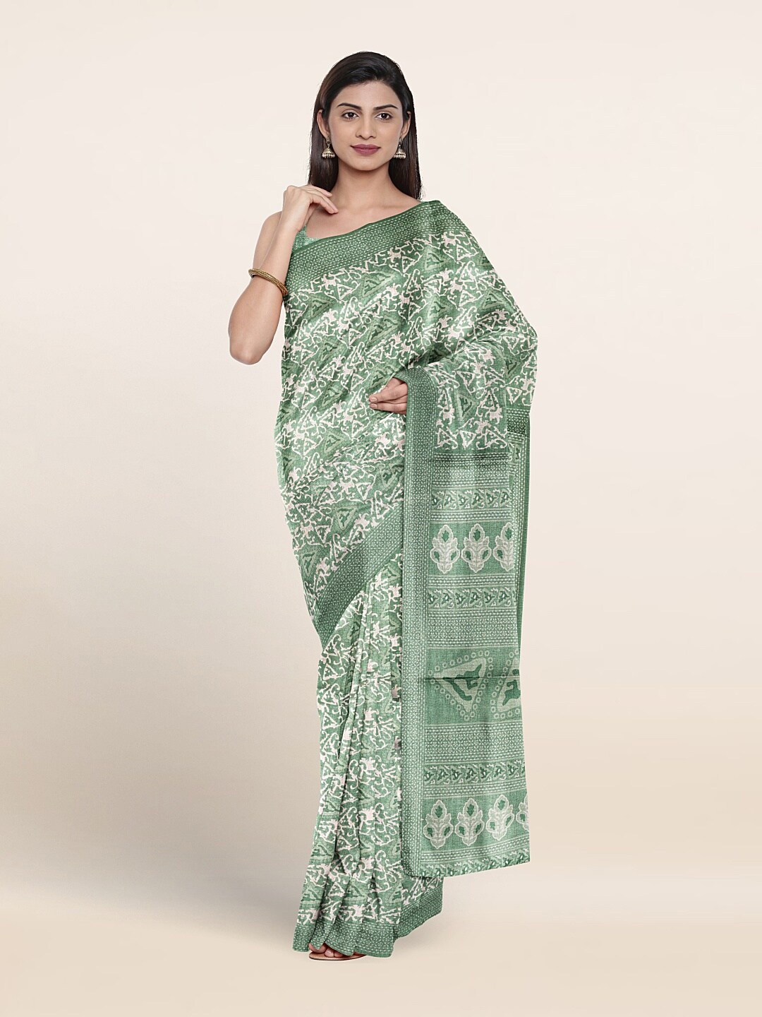 

Pothys Green & White Abstract Printed Saree