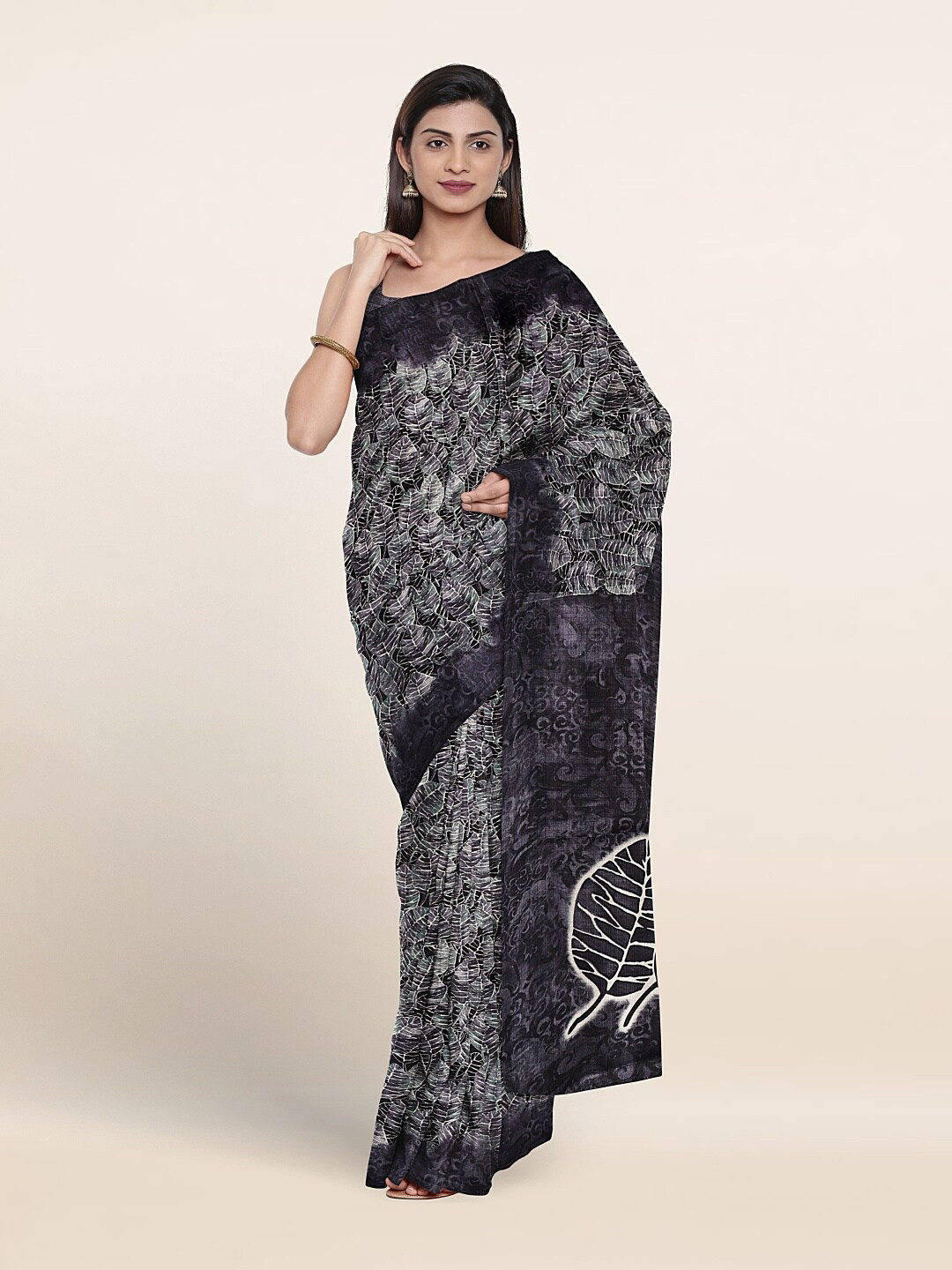 

Pothys Leaf Printed Saree, Black