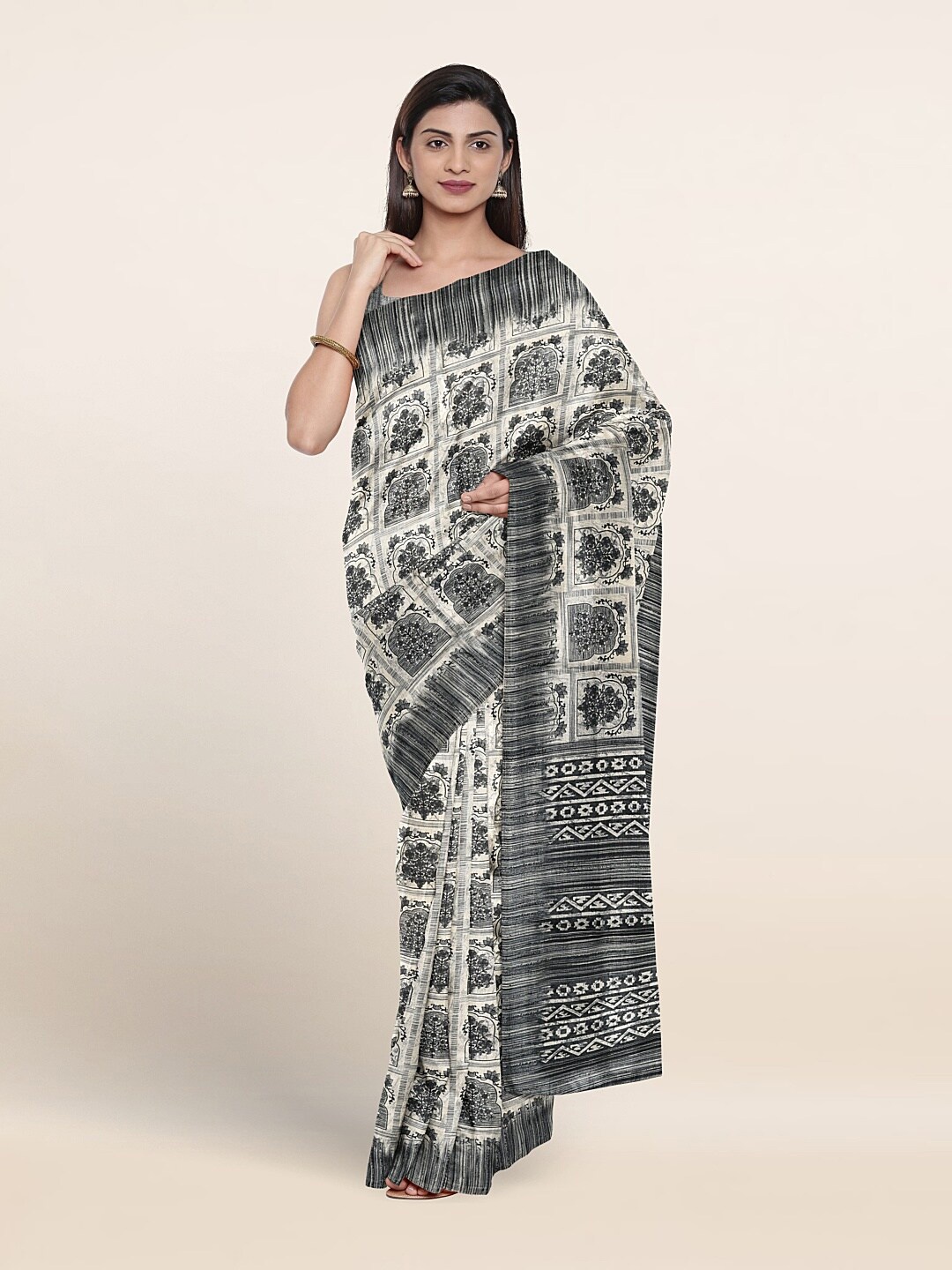 

Pothys Ethnic Motifs Printed Saree With Blouse Piece, Cream