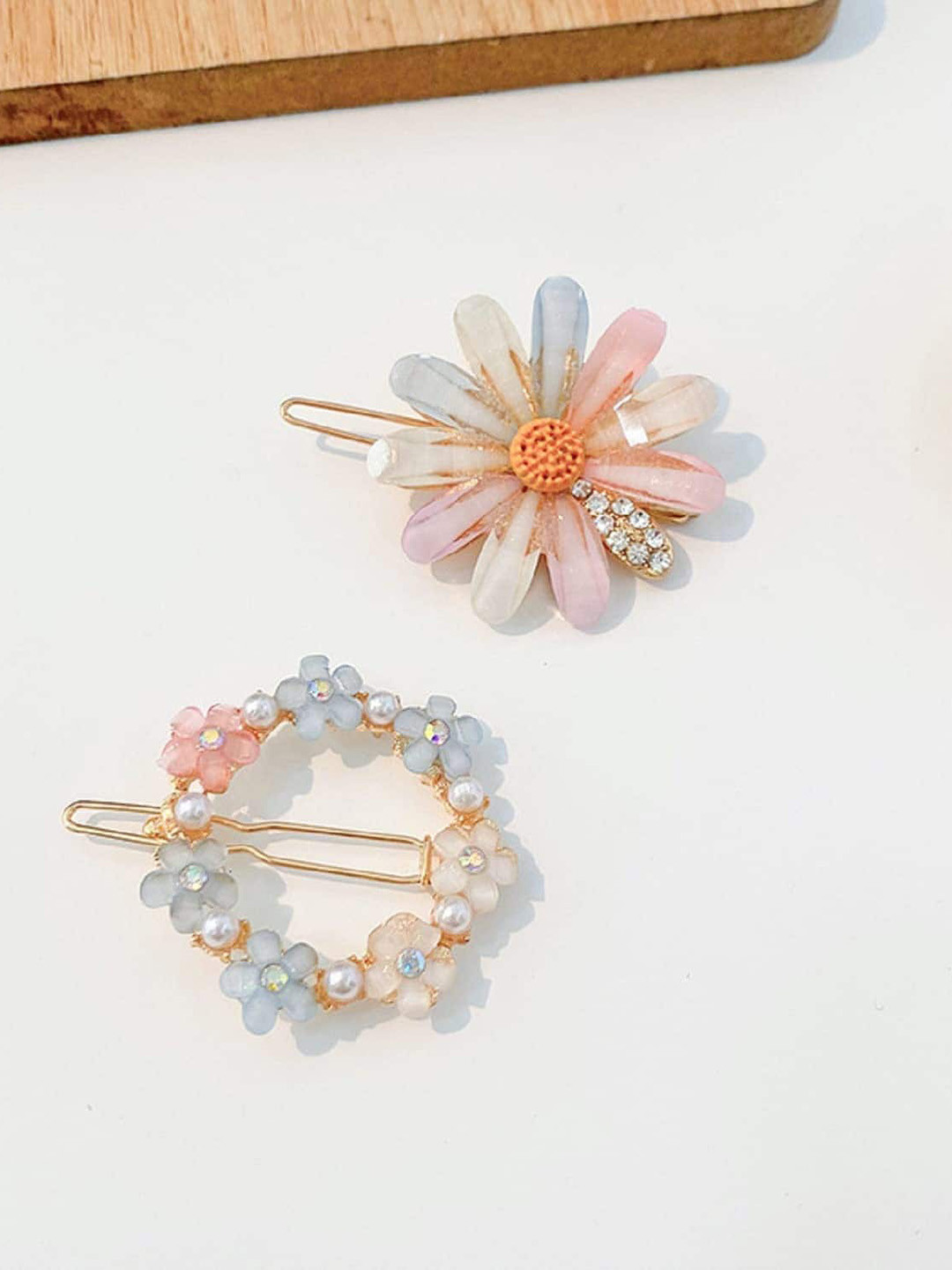 

CHRONEX Set Of 2 Embellished Hair Clips, Gold