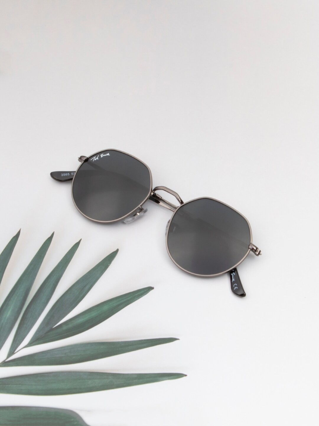 

Ted Smith Unisex Round Sunglasses with UV Protected Lens, Black